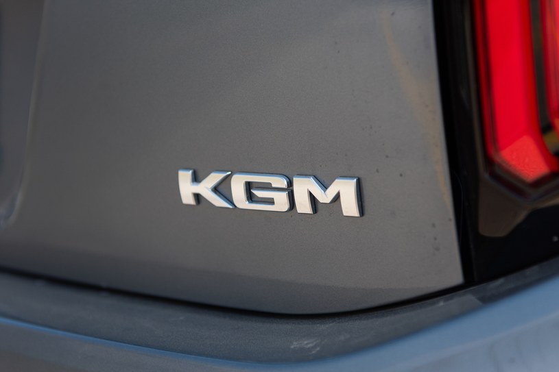 Znaczek KGM docelowo zastąpi logo Ssangyonga na wszystkich nowych modelach. /Sebastian Kościółek /INTERIA.PL