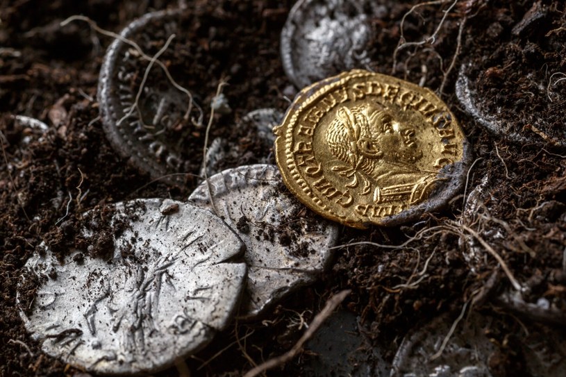 Znalazł monetę na polu i sprzedał ją za 20 tysięcy funtów. To nowy rekord świata (zdjęcie ilustracyjne) /buhta /123RF/PICSEL