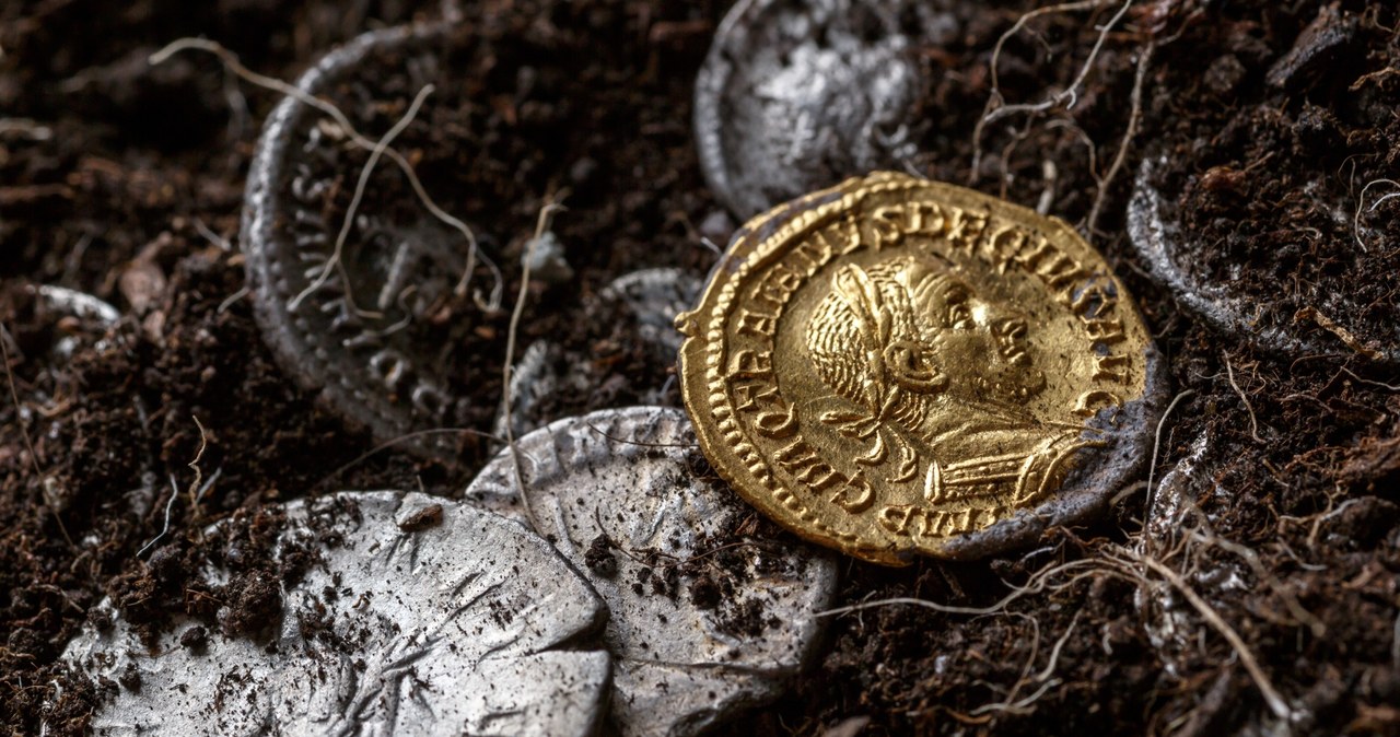 Znalazł monetę na polu i sprzedał ją za 20 tysięcy funtów. To nowy rekord świata (zdjęcie ilustracyjne) /buhta /123RF/PICSEL