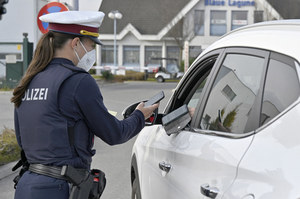 Znaleźć sposób na pandemię. Wracają lockdowny i obostrzenia 