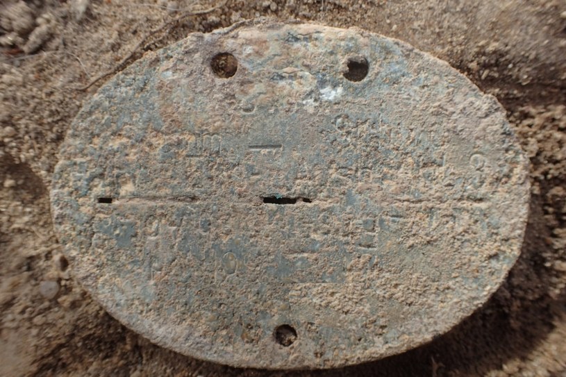 Znalezione przy szczątkach artefakty pomogły ustalić szczegóły. /Pracownia Badań Historycznych i Archeologicznych Pomost /Facebook