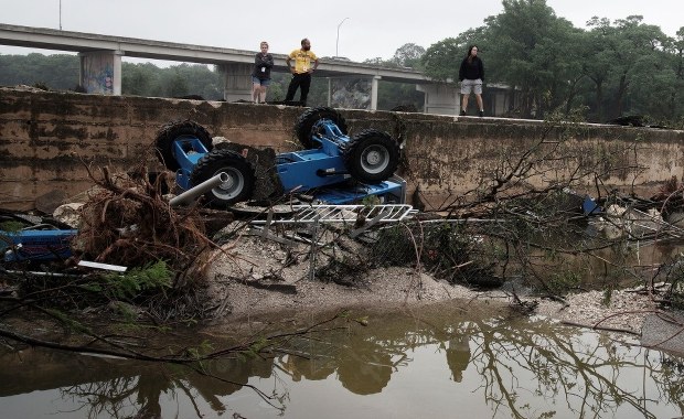 Znaleziono ciała dziewczynek. Polacy byli na zalanym obozie