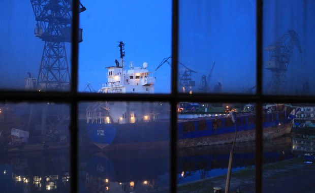 Znaleziono ciało stoczniowca, który wpadł do kanału portowego w Gdańsku