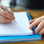 Znaleźli sposób na AI w szkołach. "Niebieskie zeszyty" zmuszą do samodzielnej pracy