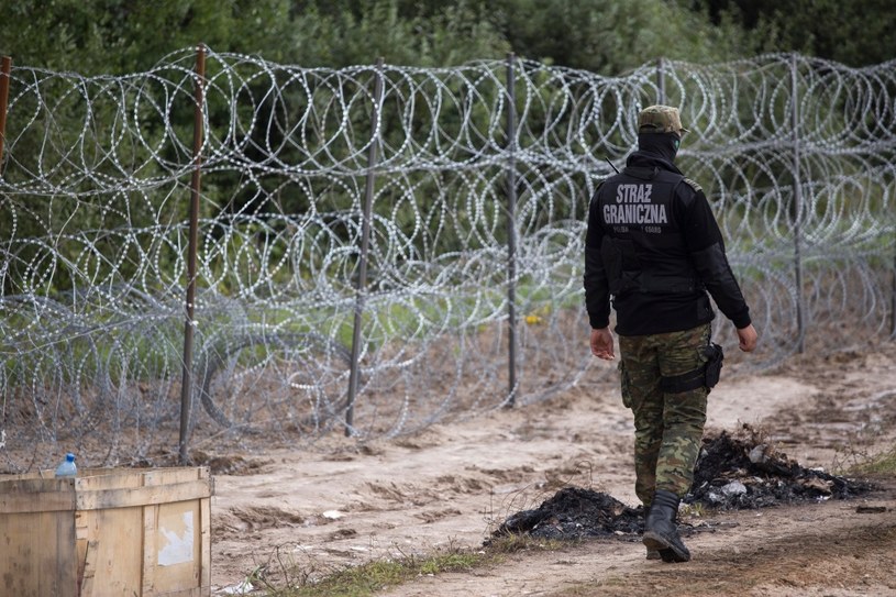 Znamiona wojny hybrydowej mają nawet prowokacje związane z kryzysem uchodźców na polsko-białoruskiej granicy /MACIEJ LUCZNIEWSKI NurPhoto NurPhoto via AFP /AFP