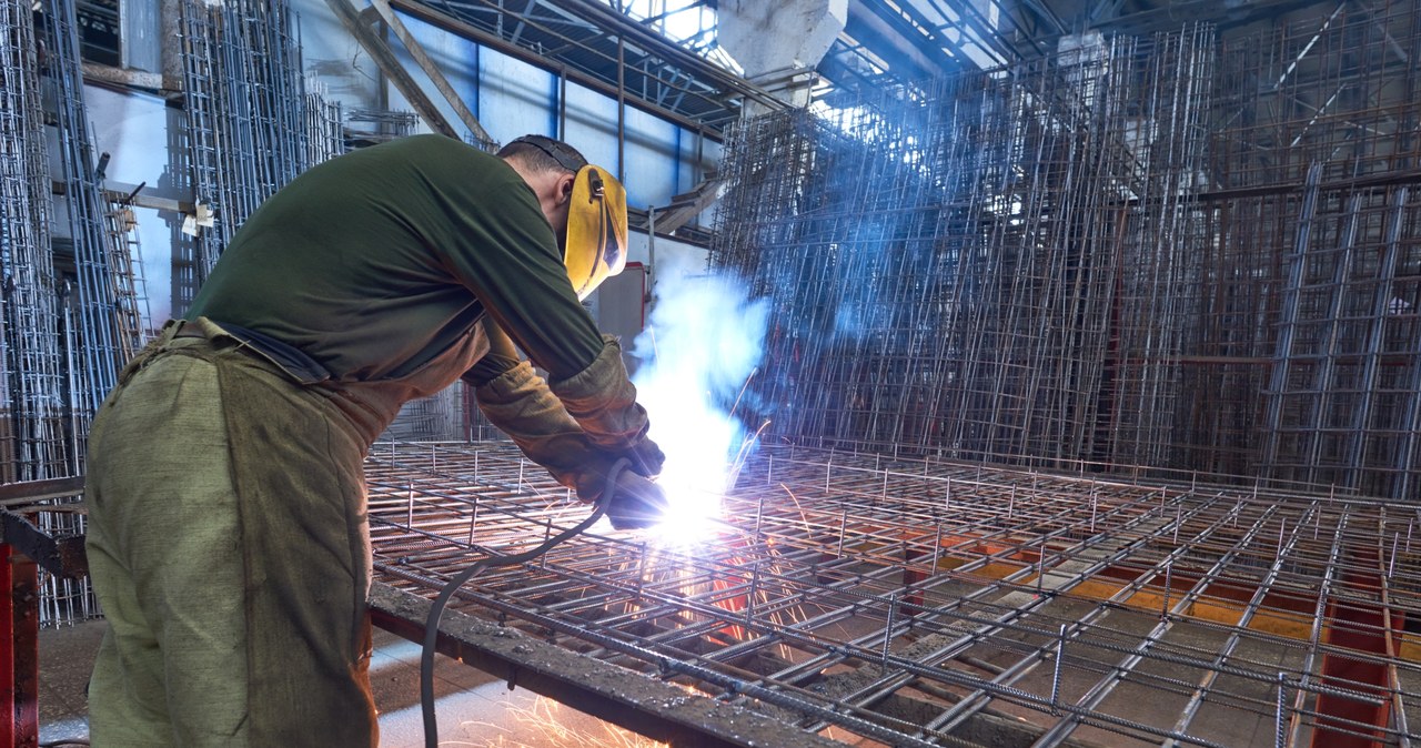 Znamy najświeższe wyniki PMI dla przemysłu /123RF/PICSEL