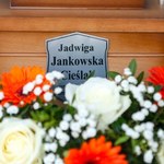 Znane osobistości żegnają Jadwigę Jankowską-Cieślak. W ostatniej drodze towarzyszyli jej Olbrychski, Chyra, Buzek