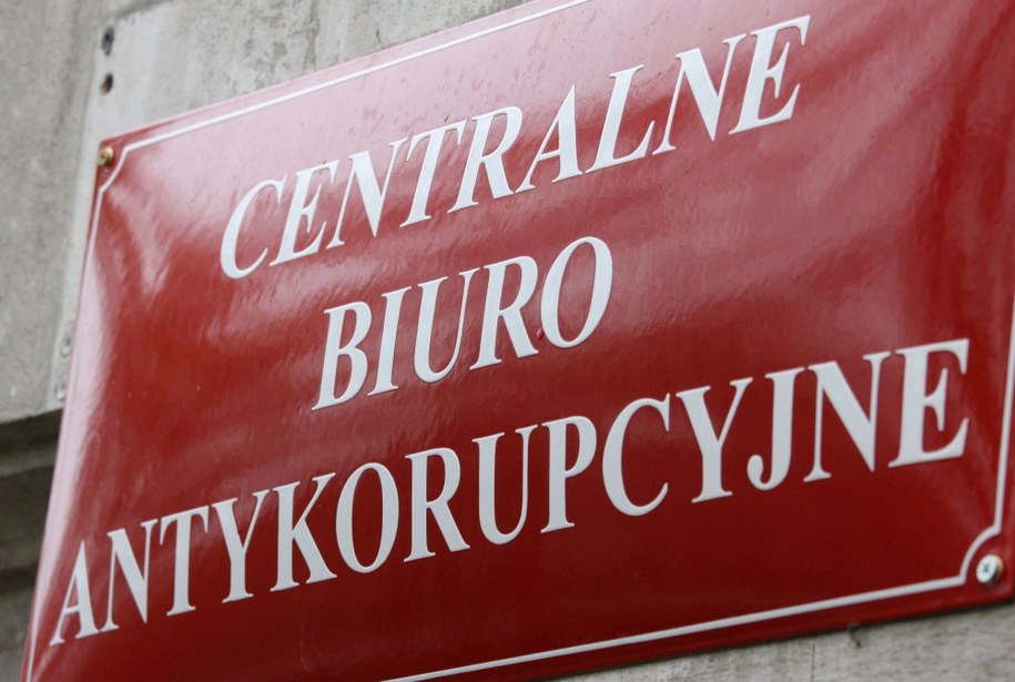 Znany biznesmen zatrzymany przez CBA w sprawie dotyczącej milionowych łapówek /Paweł Supernak /PAP