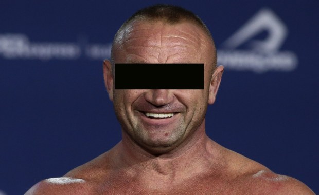 Znany strongman oskarżony o reklamę hazardu. Mariusz P. nie stawił się w sądzie