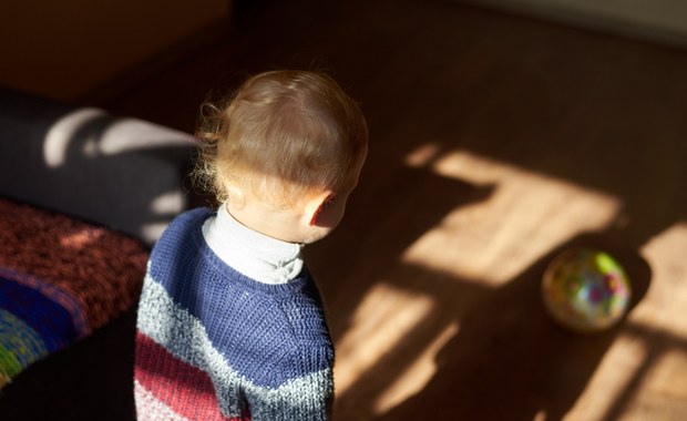 Znęcali się nad 13-miesięcznym chłopcem. "Użycie tępego narzędzia"