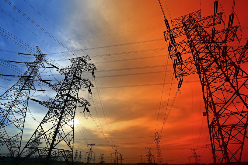 Zniesiono obowiązek sprzedaży energii elektrycznej przez giełdę /123RF/PICSEL