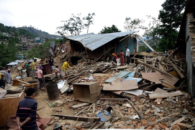 Zniszczenia na przedmieściach Katmandu /Narendra Shrestha /PAP/EPA