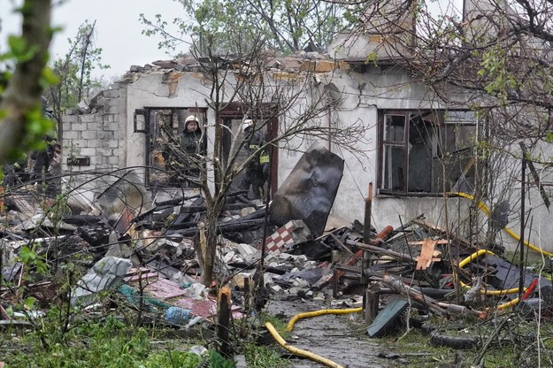 Zniszczenia po ataku rakietowym sił rosyjskich na dzielnicę mieszkalną w Odessie /Alena Solomonova /PAP