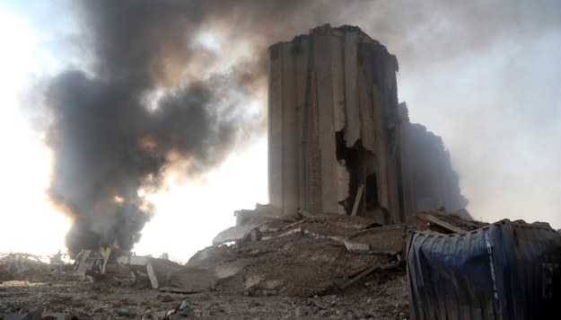 Zniszczenia po eksplozji w Bejrucie /IBRAHIM DIRANI/DAR AL MUSSAWIR /PAP/EPA
