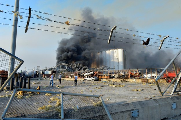 Zniszczenia po eksplozji /WAEL HAMZEH /PAP/EPA