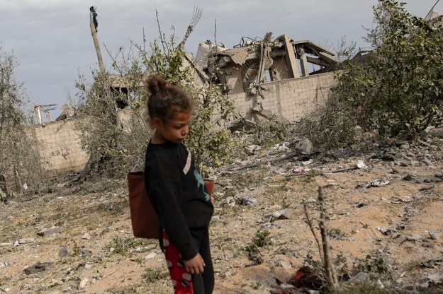 Zniszczenia po izraelskim ataku powietrznym na Rafah w Strefie Gazy /HAITHAM IMAD /PAP/EPA
