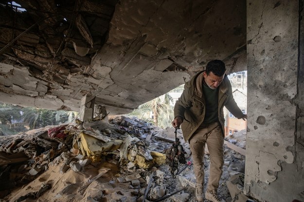 Zniszczenia po izraelskim ataku w Rafah /HAITHAM IMAD /PAP/EPA