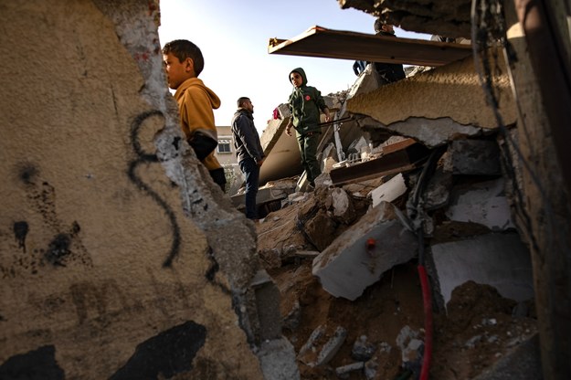 Zniszczenia po izraelskim ostrzale w Rafah /HAITHAM IMAD /PAP/EPA
