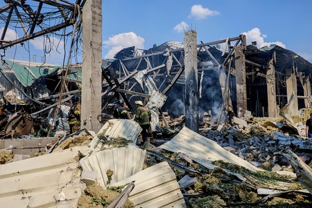 Zniszczenia po ostrzale Charkowa /SERGEY KOZLOV /PAP/EPA