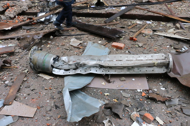 Zniszczenia po ostrzale przez siły rosyjskie w Charkowie /DSNS /PAP