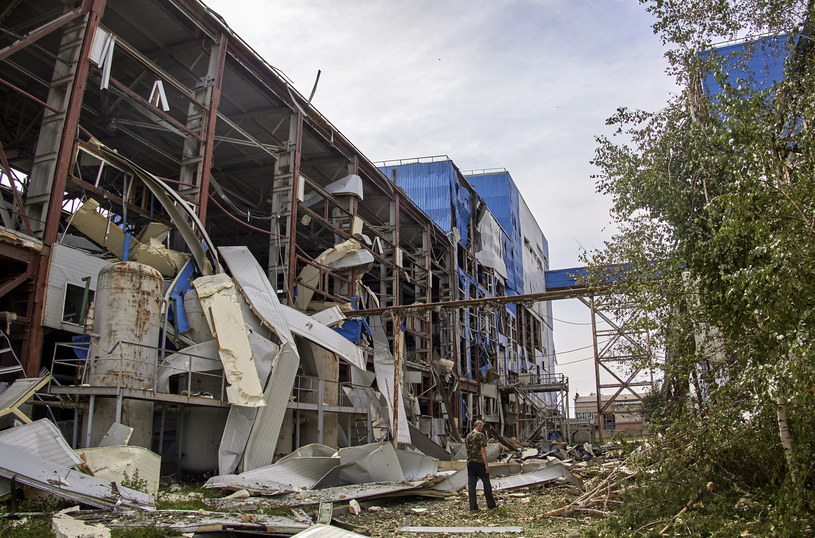 Zniszczenia po ostrzale w miejscowości Merefa pod Charkowem /SERGEY KOZLOV /PAP/EPA