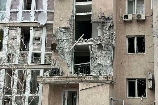Zniszczenia po rosyjskich atakach na obiekty cywilne w jednej z miejscowości obwodu ługańskiego. /DSNS /PAP