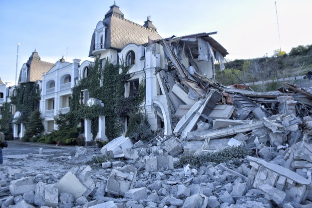 Zniszczenia po rosyjskim ataku lotniczym w Odessie /Alena Solomonova /PAP
