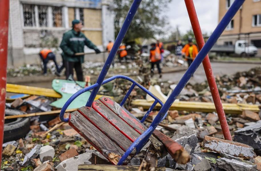 Zniszczenia po rosyjskim ataku na Mikołajów /HANNIBAL HANSCHKE /PAP/EPA