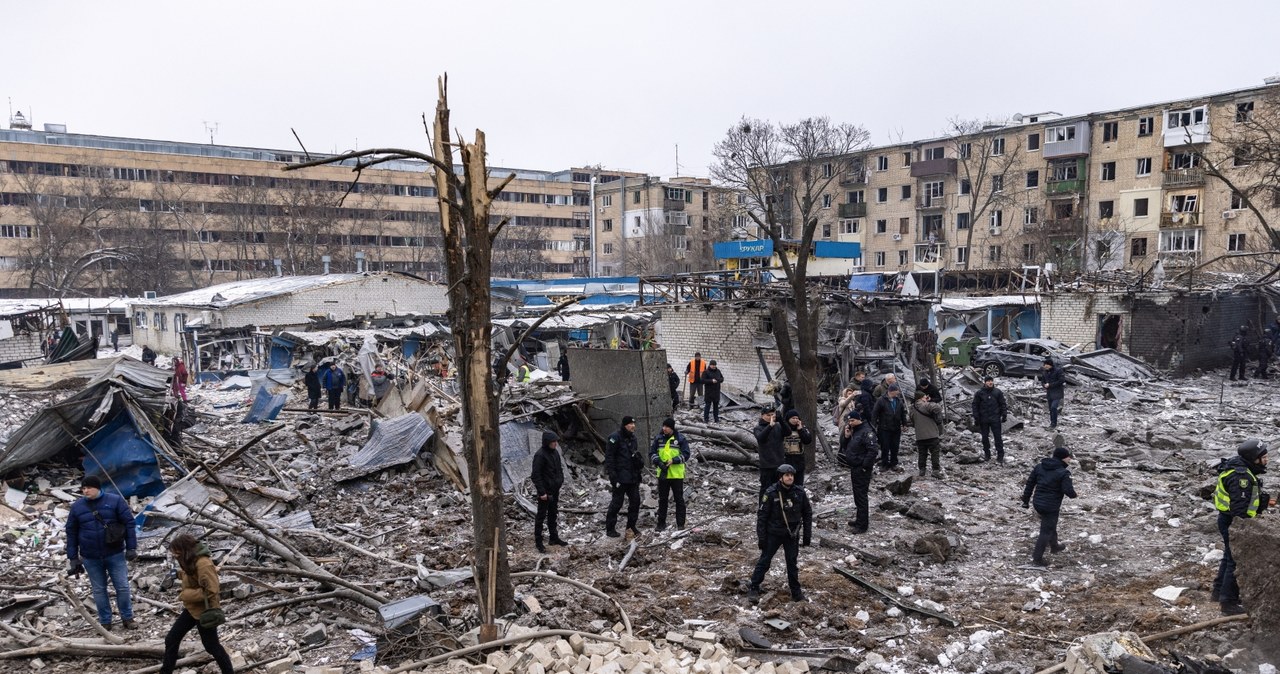 Zniszczenia po rosyjskim ataku rakietowym w Charkowie