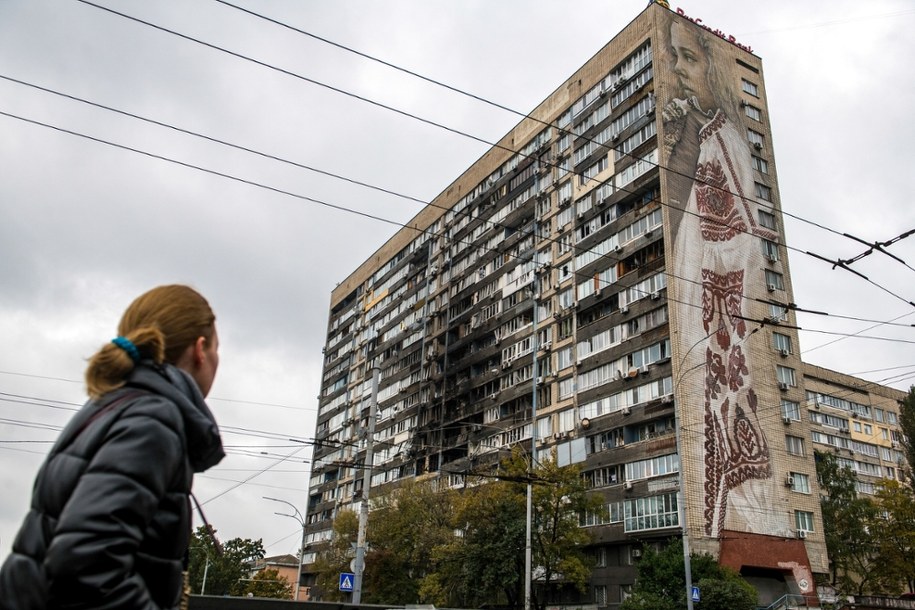 Zniszczenia po rosyjskim ataku w Kijowie, 10 października 2025 r. /Vladyslav Musiienko /PAP