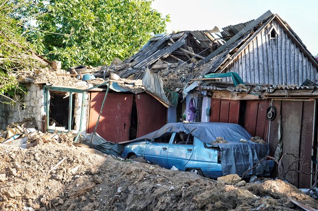 Zniszczenia po rosyjskim ataku w miejscowości Basztanka w obwodzie mikołajowskim. /Alena Salomonova /PAP/EPA