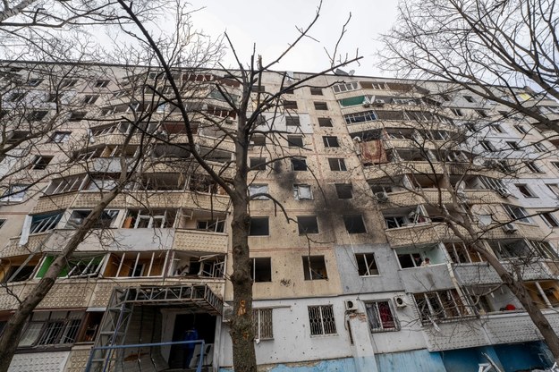 Zniszczenia po rosyjskim ataku w mieście Czuhujiw w obwodzie charkowskim /Mykola Kalyeniak /PAP