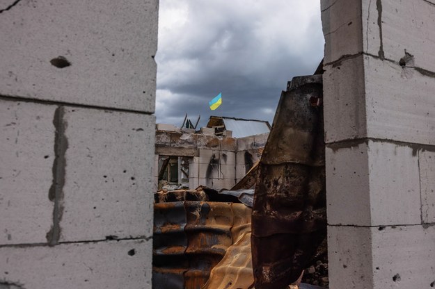 Zniszczenia po rosyjskim ataku w okolicach Kijowa /ROMAN PILIPEY /PAP/EPA