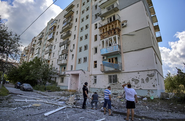Zniszczenia po rosyjskim ostrzale w Charkowie /SERGEY KOZLOV /PAP/EPA
