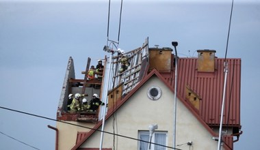 Zniszczenia po trąbie powietrznej w Librantowej