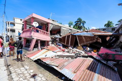 Zniszczenia po trzęsieniu ziemi na Haiti