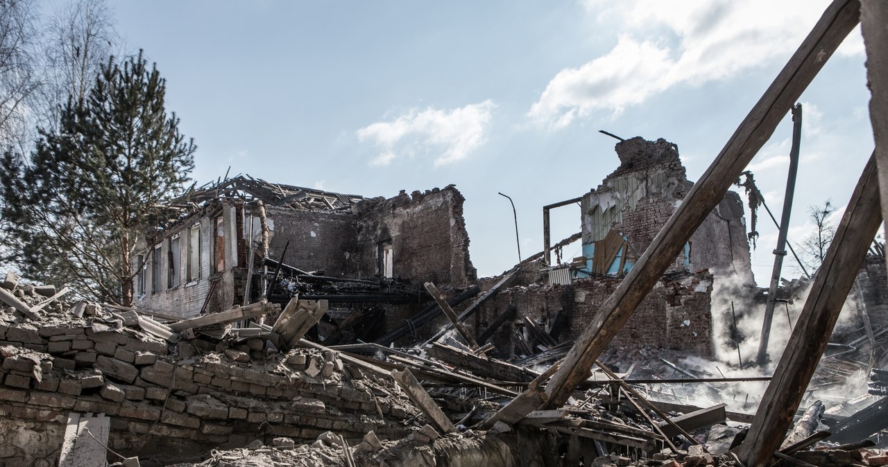 Zniszczenia spowodowane rosyjskim bombardowaniem są coraz większe /Andrea Carrubba/Anadolu Agency /Getty Images