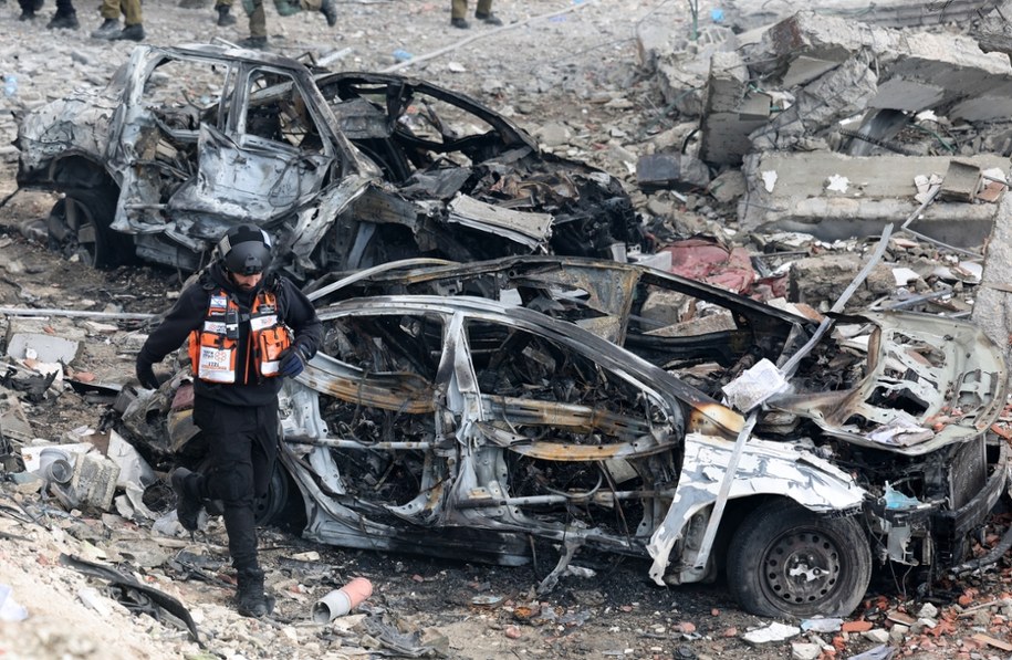 Zniszczenia w Bet Szemesz /EPA/ABIR SULTAN /PAP