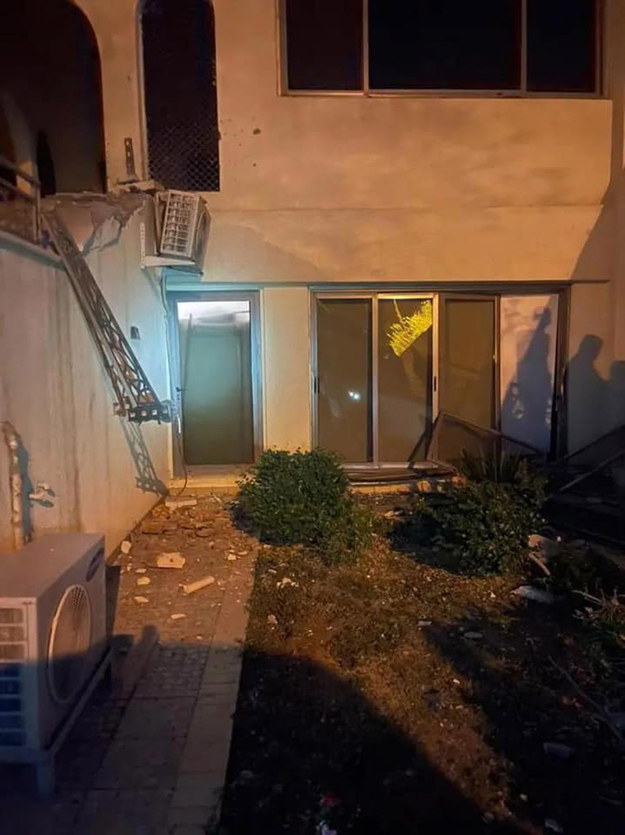 Zniszczenia w domu premiera Iraku. /IRAQI PRIME MINISTER OFFICE / HANDOUT /PAP/EPA