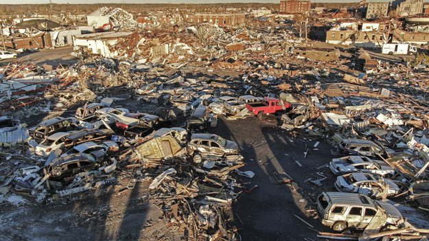 Zniszczenia w Mayfield w stanie Kentucky /TANNEN MAURY  /PAP/EPA