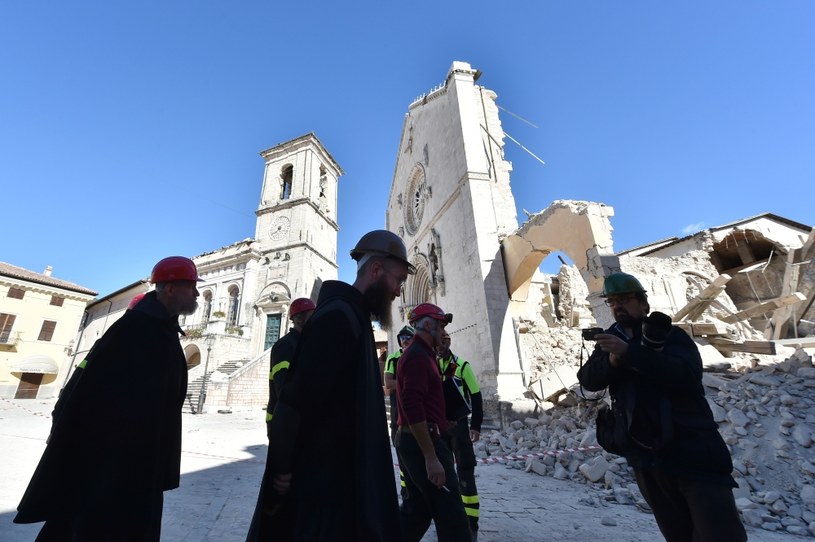 Zniszczenia w miejscowości Norcia /AFP