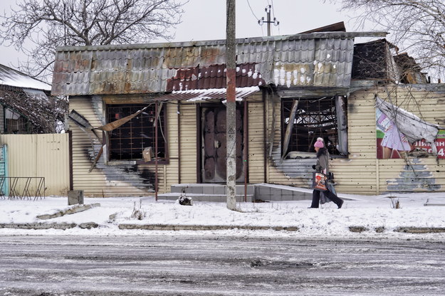Zniszczenia w mieście Łyman w obwodzie donieckim na zdjęciu z 1 lutego br. /Alena Solomonova /PAP