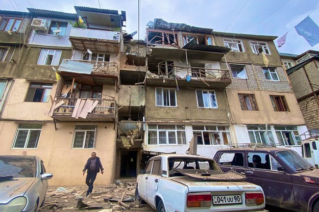 Zniszczenia w mieście Stepanakert /SARGSYAN / OC MEDIA / HANDOUT /PAP/EPA