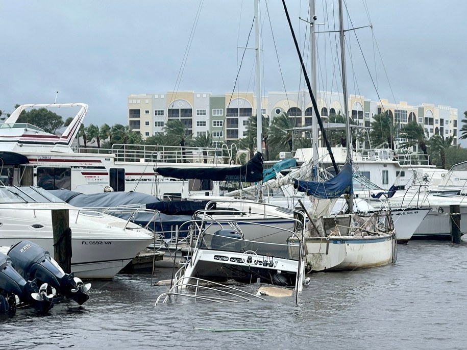 Zniszczenia w Sanford na Florydzie /GARY BOGDON /PAP/EPA