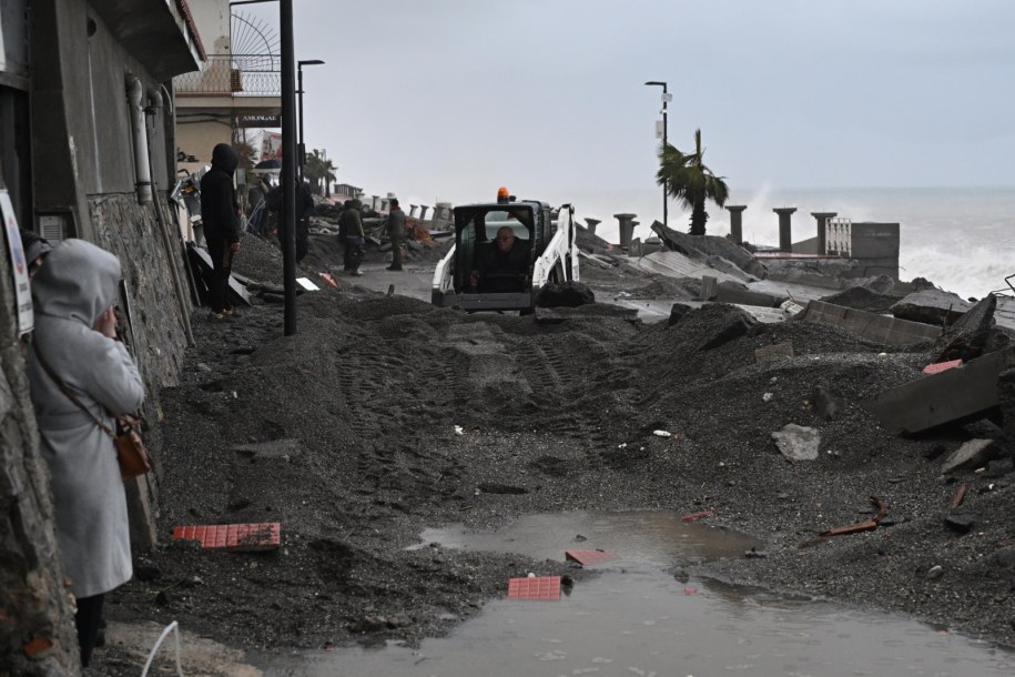 Zniszczenia w Santa Teresa di Riva na Sycylii /CARMELO IMBESI /PAP/EPA