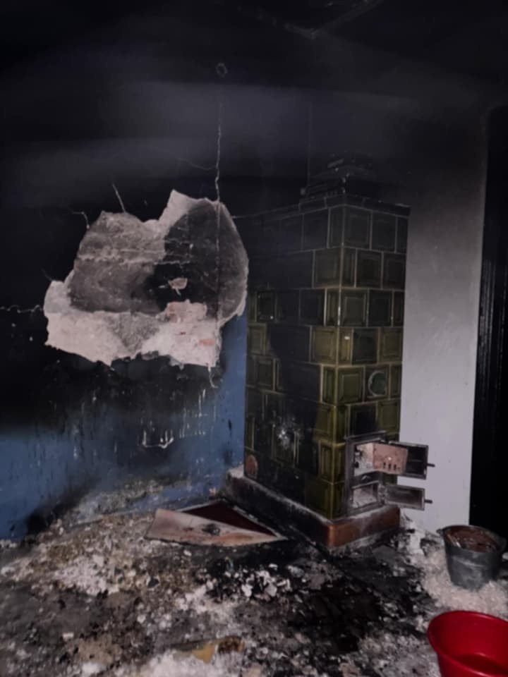 Zniszczenia w środku mieszkania /Państwowa Straż Pożarna w Kaliszu /Państwowa Straż Pożarna