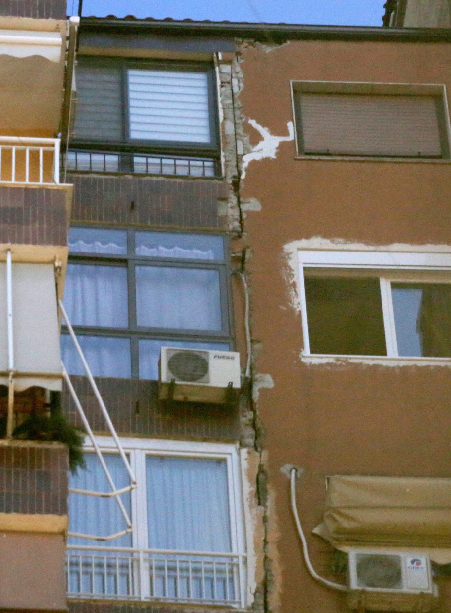 Zniszczenia w stolicy Albanii, Tiranie /MALTON DIBRA /PAP/EPA