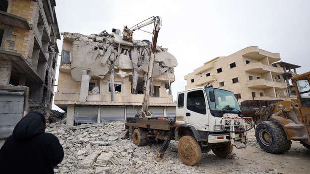 Zniszczenia w syryjskim Armanaz po poniedziałkowych trzęsieniach ziemi /YAHYA NEMAH /PAP/EPA