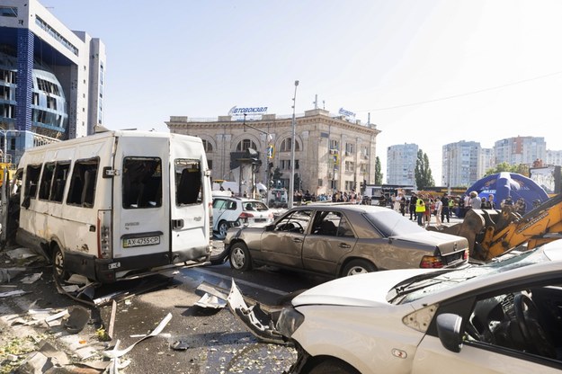 Zniszczenia w wyniku rosyjskiego ostrzału Charkowa /Yevhen Titov /PAP/EPA