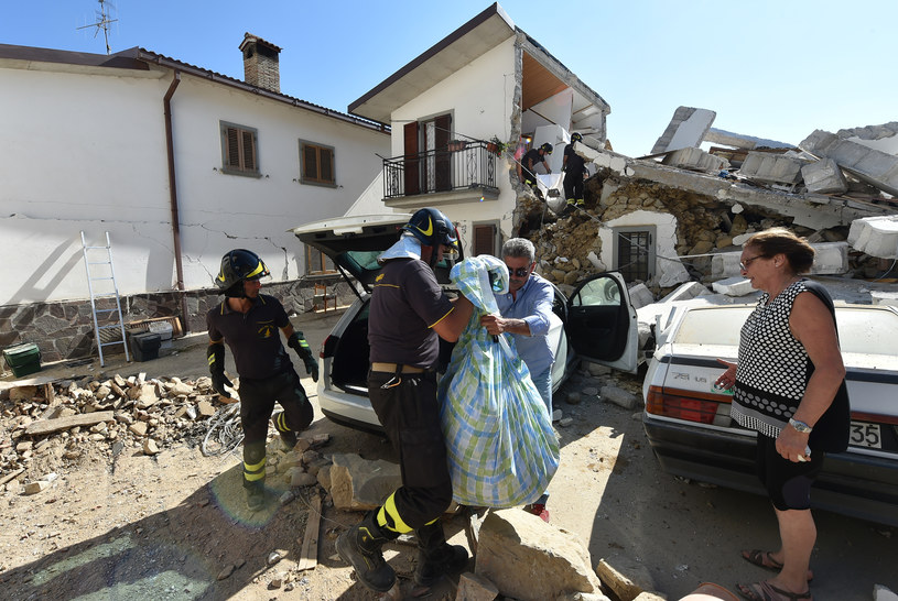 Zniszczenia we włoskiej miejscowości Amatrice. Zdjęcie wykonano po trzęsieniu ziemi, do jakiego doszło w sierpniu 2018 r. /ALBERTO PIZZOLI / AFP /AFP